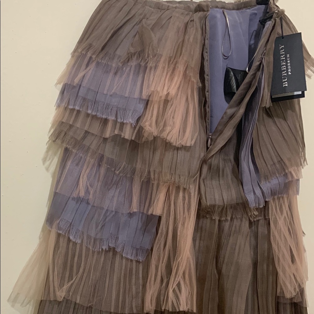 Burberry beautiful silk lined skirt